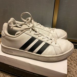 Adidas Sneakers